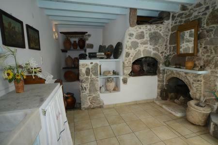 Old Traditional House Mandraki  Luaran gambar